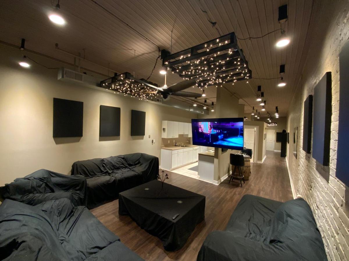 Blackout Themed Residence In The Prime Heart Of Omaha'S Old Market! Eksteriør billede